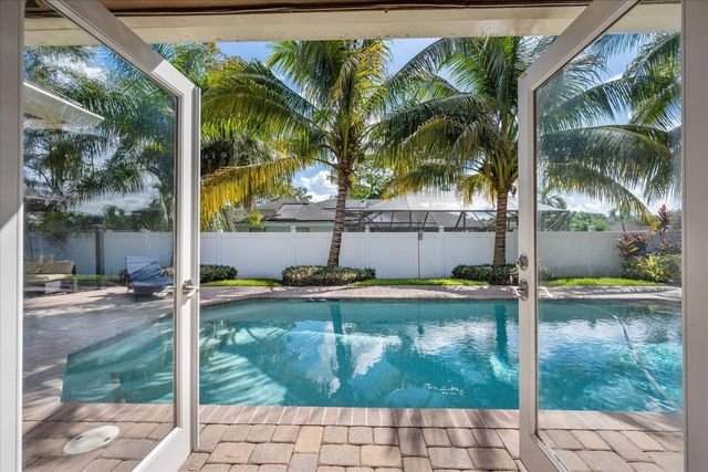 14832 PADDOCK Drive, Wellington, FL 33414