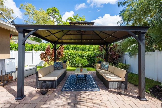 14832 PADDOCK Drive, Wellington, FL 33414