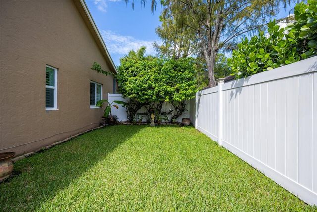 14832 PADDOCK Drive, Wellington, FL 33414