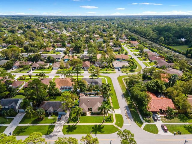 14832 PADDOCK Drive, Wellington, FL 33414