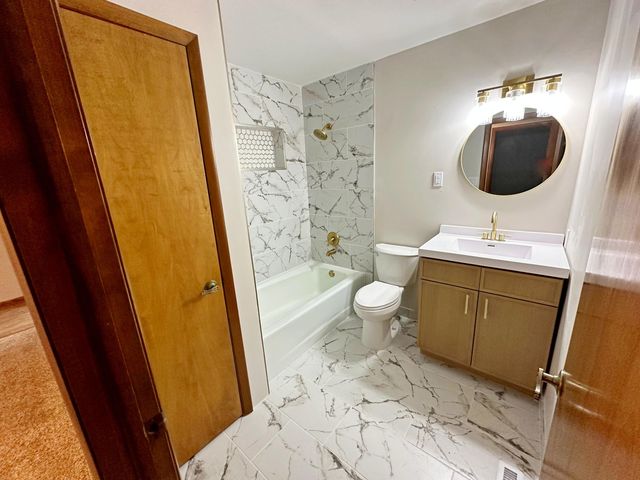 8440 Van Buren Court, Munster, IN 46321