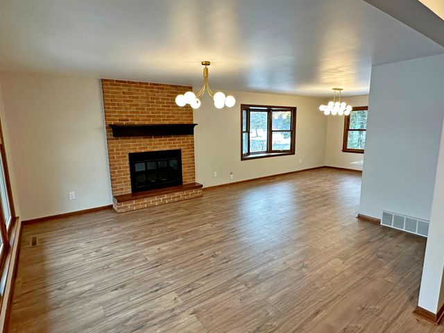 8440 Van Buren Court, Munster, IN 46321