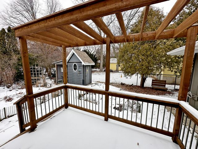 8440 Van Buren Court, Munster, IN 46321