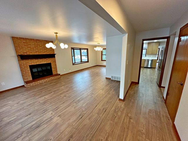 8440 Van Buren Court, Munster, IN 46321