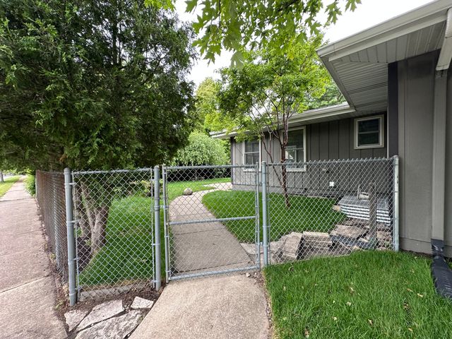 8440 Van Buren Court, Munster, IN 46321