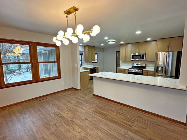 8440 Van Buren Court, Munster, IN 46321