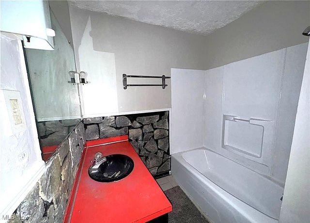 1675 Carlyon Road, East Cleveland, OH 44112