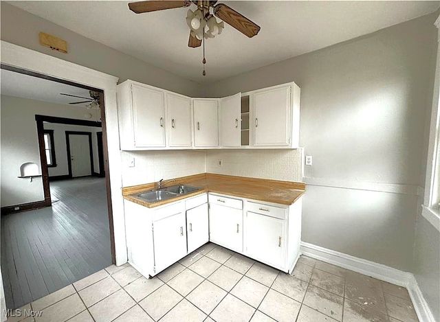 1675 Carlyon Road, East Cleveland, OH 44112