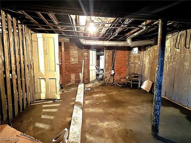 1675 Carlyon Road, East Cleveland, OH 44112