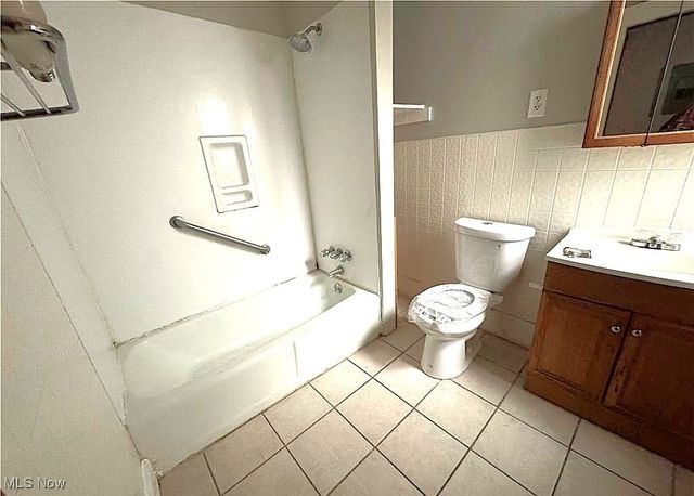 1675 Carlyon Road, East Cleveland, OH 44112