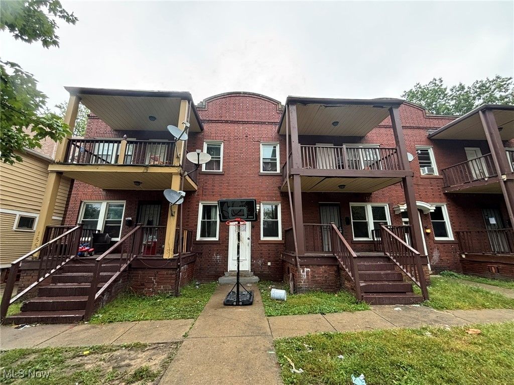 1675 Carlyon Road, East Cleveland, OH 44112