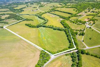 32 Hart Leonard Rd, Cornersville, TN 37047