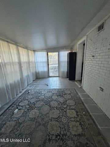 908 Orange Street, Ocean Springs, MS 39564