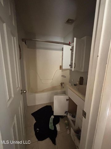 908 Orange Street, Ocean Springs, MS 39564