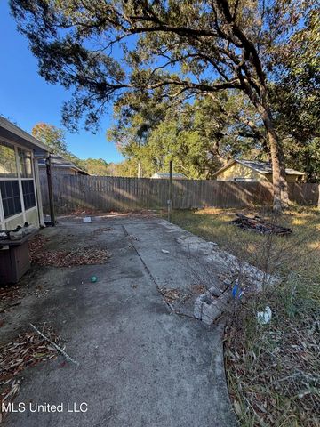 908 Orange Street, Ocean Springs, MS 39564