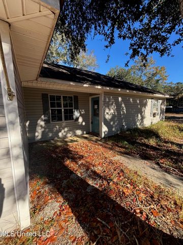 908 Orange Street, Ocean Springs, MS 39564