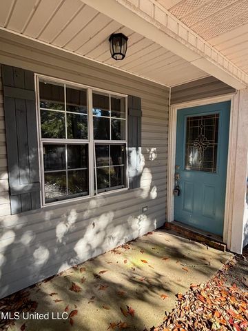 908 Orange Street, Ocean Springs, MS 39564