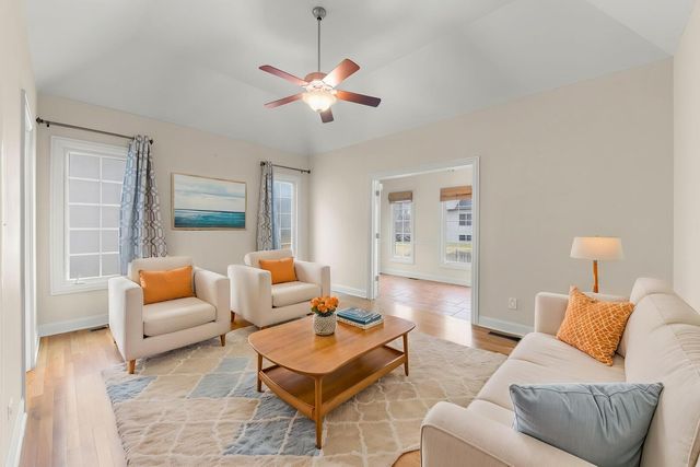 204 Amherst Circle, Oswego, IL 60543