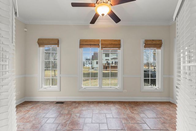 204 Amherst Circle, Oswego, IL 60543