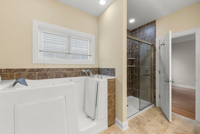 204 Amherst Circle, Oswego, IL 60543