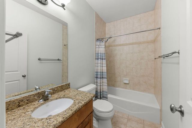 204 Amherst Circle, Oswego, IL 60543