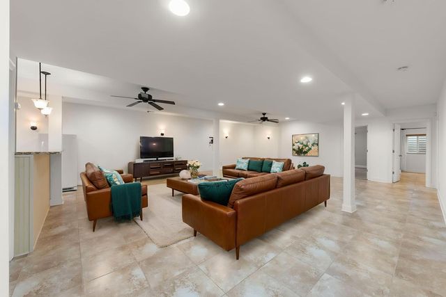 204 Amherst Circle, Oswego, IL 60543