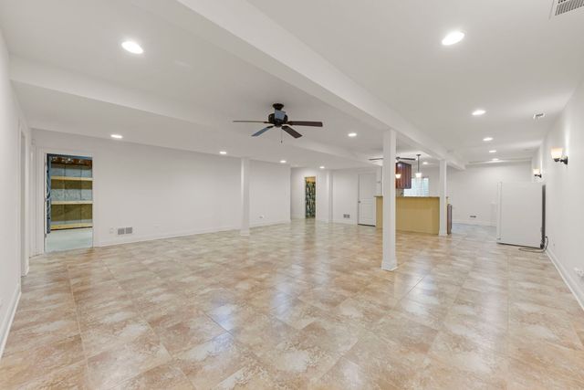 204 Amherst Circle, Oswego, IL 60543