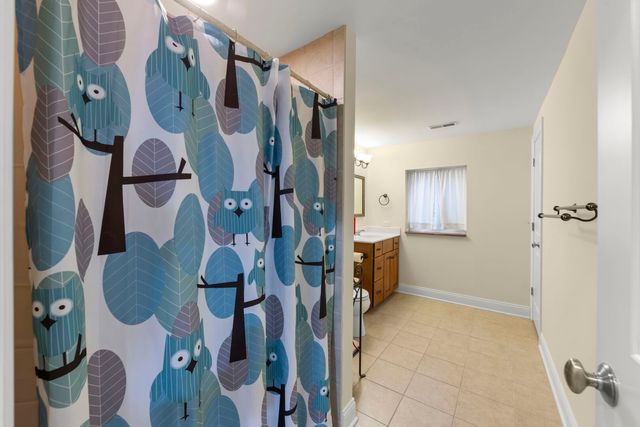 204 Amherst Circle, Oswego, IL 60543