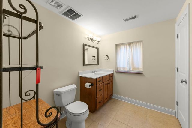 204 Amherst Circle, Oswego, IL 60543