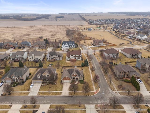 204 Amherst Circle, Oswego, IL 60543