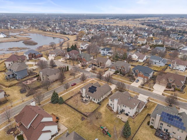 204 Amherst Circle, Oswego, IL 60543