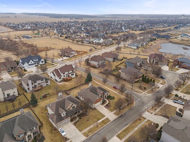 204 Amherst Circle, Oswego, IL 60543