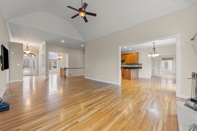 204 Amherst Circle, Oswego, IL 60543