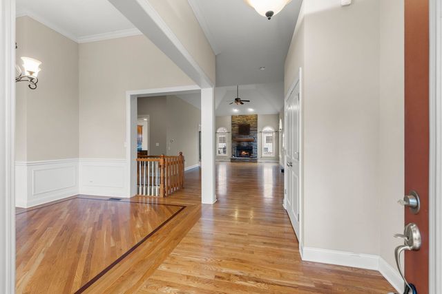 204 Amherst Circle, Oswego, IL 60543