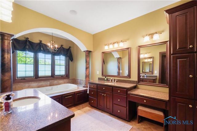 6535 Silver Lake Drive, Findlay, OH 45840