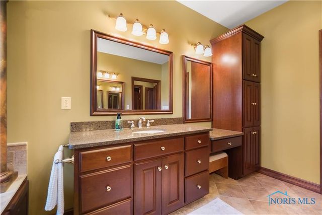 6535 Silver Lake Drive, Findlay, OH 45840