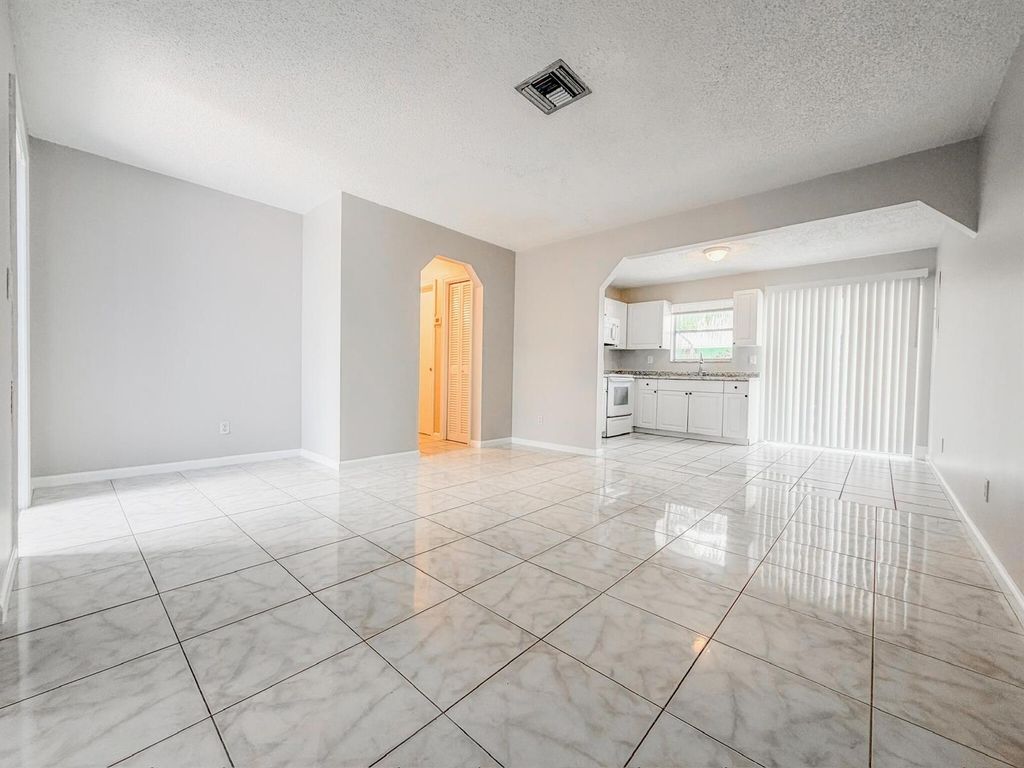 2735 Richard Road B, West Palm Beach, FL 33403