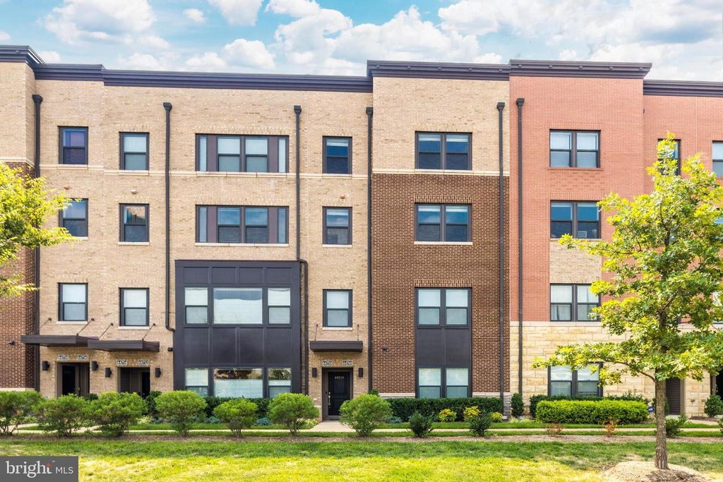 44750 TIVERTON SQ, Ashburn, VA 20147