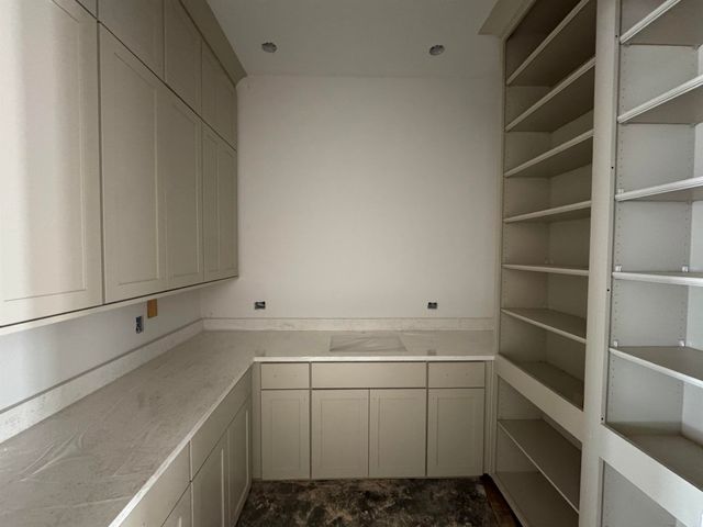 9176 OLD GREEN LN, Germantown, TN 38138