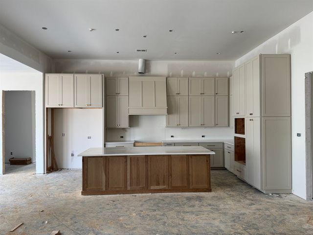 9176 OLD GREEN LN, Germantown, TN 38138