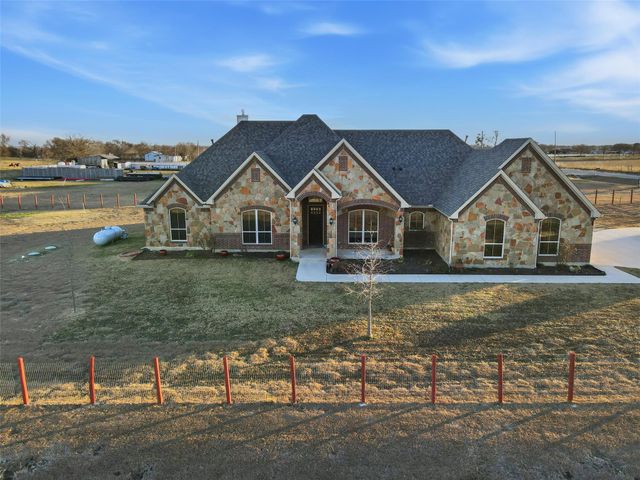 25275 Williams Drive, Justin, TX 76247