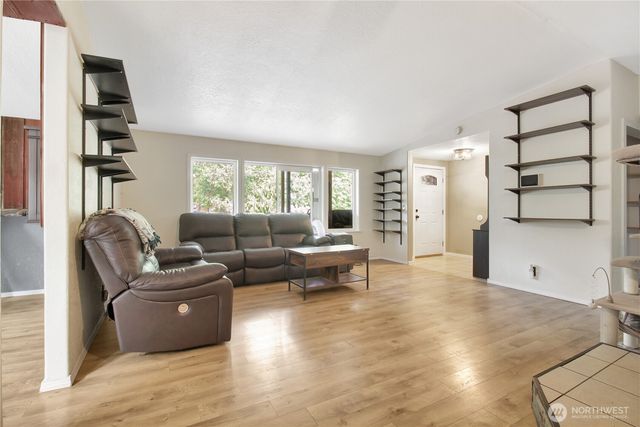 31113 W Whitehorse Drive, Arlington, WA 98223