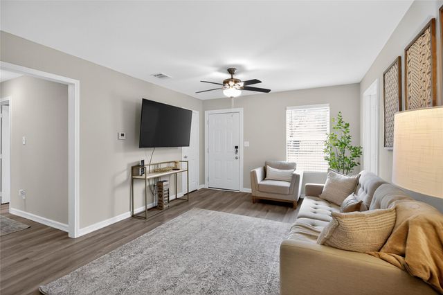 5233 Higgins Street, Houston, TX 77033