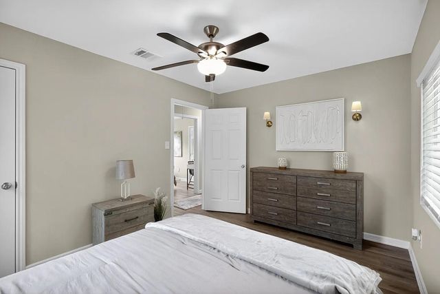 5233 Higgins Street, Houston, TX 77033