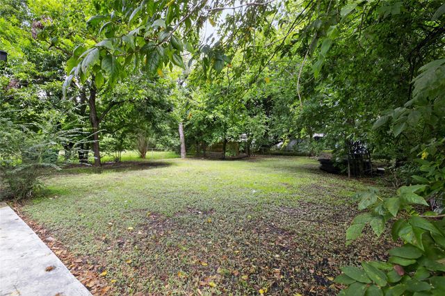 5233 Higgins Street, Houston, TX 77033