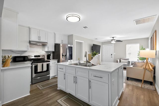 5233 Higgins Street, Houston, TX 77033