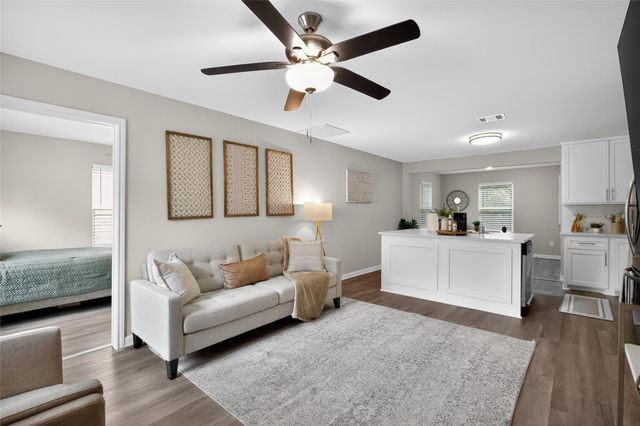 5233 Higgins Street, Houston, TX 77033