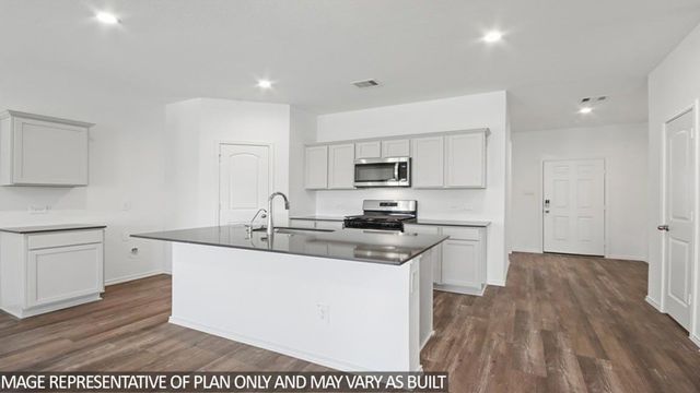 16430 Pinebrook Leaf Lane, Magnolia, TX 77355