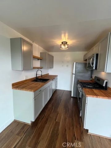 1720 Ardmore 104, Hermosa Beach, CA 90254