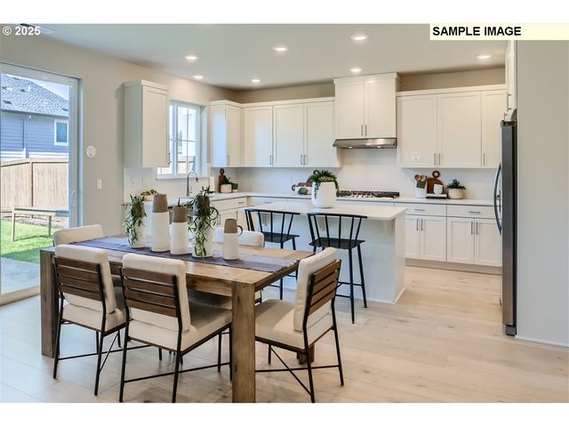 16777 Sw LORIKEET Ln, Beaverton, OR 97007